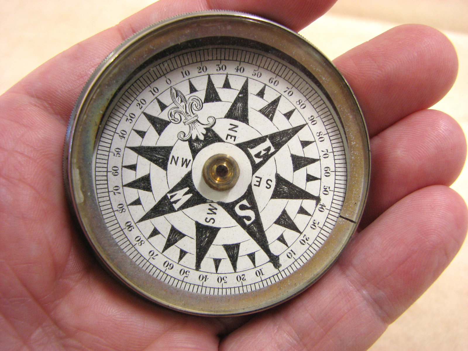 Victorian brass cased travellers pocket compass circa 1890